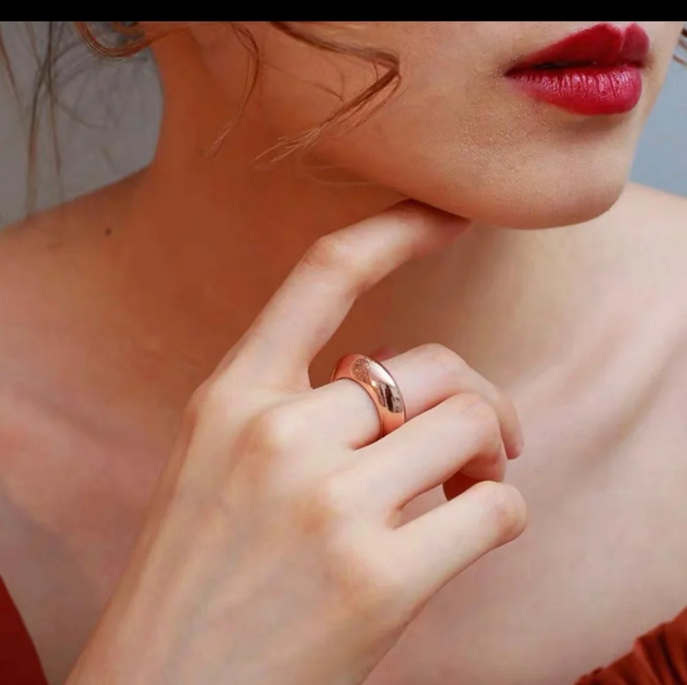 Henri Bendel- Rose Gold Polished Dome Ring Sz 7 - Picture 2 of 6